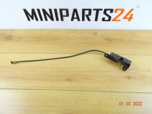 Gebruikte Slotmechaniek Achterklep Mini Cooper S Prijs € 17,85 Inclusief btw aangeboden door Miniparts24 - Miniteile24 GbR