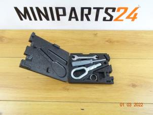 Gebruikte Gereedschap Set Mini Cooper S Prijs € 35,70 Inclusief btw aangeboden door Miniparts24 - Miniteile24 GbR