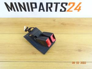 Gebruikte Gordelspanner midden achter Mini Mini (R56) 1.6 16V Cooper S Prijs € 26,78 Inclusief btw aangeboden door Miniparts24 - Miniteile24 GbR