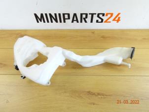 Gebruikte Ruitensproeiertank voor Mini Mini (R56) 1.6 16V Cooper Prijs € 29,75 Inclusief btw aangeboden door Miniparts24 - Miniteile24 GbR