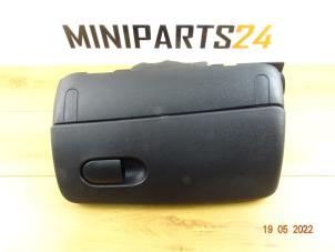 Gebruikte Dashboardkastje Mini ONE Prijs € 53,55 Inclusief btw aangeboden door Miniparts24 - Miniteile24 GbR