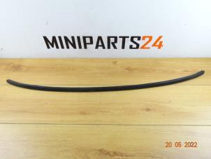 Gebruikte Daklijst links Mini Mini Cooper S (R53) 1.6 16V Prijs € 29,75 Inclusief btw aangeboden door Miniparts24 - Miniteile24 GbR