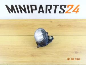 Gebruikte Mistlamp links-voor Mini Mini Cooper S (R53) 1.6 16V Prijs € 23,80 Inclusief btw aangeboden door Miniparts24 - Miniteile24 GbR
