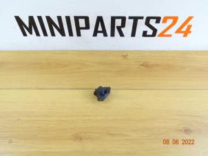 Gebruikte Luchtmassameter Mini Cooper S Prijs € 20,83 Inclusief btw aangeboden door Miniparts24 - Miniteile24 GbR