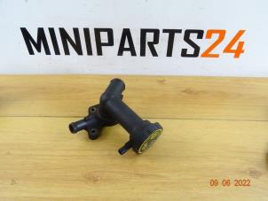 Gebruikte Thermostaathuis BMW Mini One/Cooper (R50) 1.6 16V Cooper Prijs € 23,21 Inclusief btw aangeboden door Miniparts24 - Miniteile24 GbR