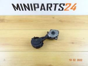 Gebruikte Spanrol Multiriem Mini Mini Cooper S (R53) 1.6 16V Prijs € 47,60 Inclusief btw aangeboden door Miniparts24 - Miniteile24 GbR