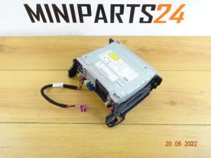 Gebruikte Radio CD Speler Mini Mini (F56) 1.5 12V Cooper Prijs € 267,75 Inclusief btw aangeboden door Miniparts24 - Miniteile24 GbR