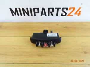 Gebruikte Start/Stop schakelaar Mini Mini (F56) 2.0 16V Cooper S Prijs € 83,30 Inclusief btw aangeboden door Miniparts24 - Miniteile24 GbR