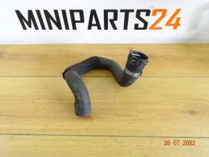 Gebruikte Koelwaterslang Mini Mini (R56) 1.6 16V Cooper Prijs € 29,75 Inclusief btw aangeboden door Miniparts24 - Miniteile24 GbR