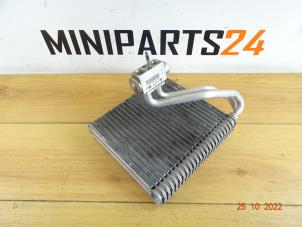 Gebruikte Aircoverdamper Mini Mini (R56) 1.6 16V Cooper S Prijs € 53,55 Inclusief btw aangeboden door Miniparts24 - Miniteile24 GbR