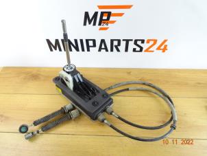 Gebruikte Versnellingspook Mini Mini Open (R57) 1.6 16V John Cooper Works Prijs € 89,25 Inclusief btw aangeboden door Miniparts24 - Miniteile24 GbR