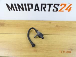 Gebruikte Vacuum ventiel Mini Mini Open (R57) 1.6 16V John Cooper Works Prijs € 35,70 Inclusief btw aangeboden door Miniparts24 - Miniteile24 GbR
