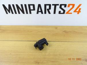 Gebruikte Vacuum ventiel Mini Mini Open (R57) 1.6 16V John Cooper Works Prijs € 41,65 Inclusief btw aangeboden door Miniparts24 - Miniteile24 GbR
