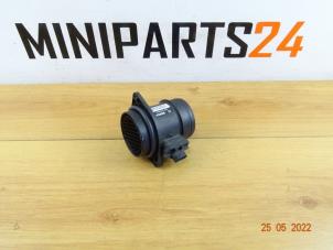 Gebruikte Luchtmassameter Mini Mini (R56) 1.6 16V Cooper S Prijs € 83,30 Inclusief btw aangeboden door Miniparts24 - Miniteile24 GbR