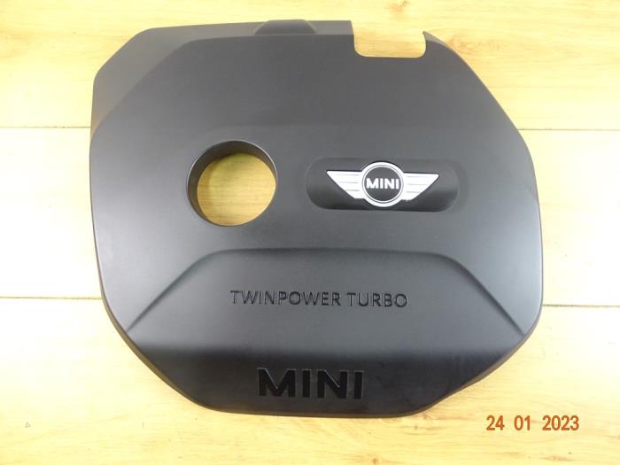 Afdekplaat motor van een MINI Mini (F55) 1.2 12V One First 2015