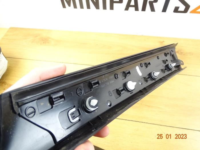 A-stijl Afdekkap links van een MINI Mini (F55) 1.2 12V One First 2015