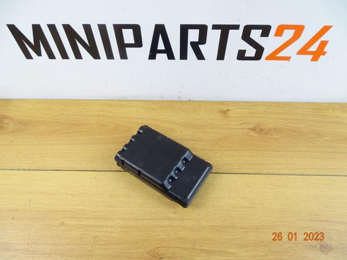 Stroomverdeler van een MINI Mini (F55) 1.2 12V One First 2015