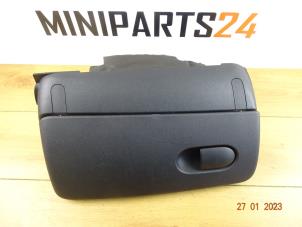 Gebruikte Dashboardkastje Mini Mini (F55) 1.2 12V One First Prijs € 59,50 Inclusief btw aangeboden door Miniparts24 - Miniteile24 GbR