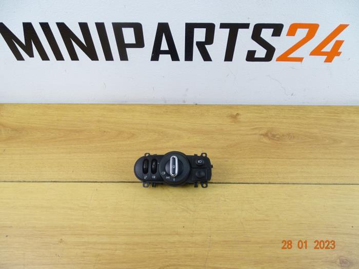 Licht Schakelaar van een MINI Mini (F55) 1.2 12V One First 2015