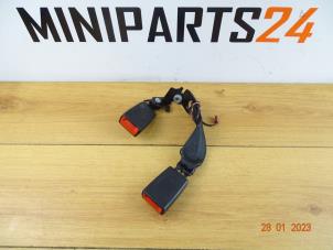 Gebruikte Veiligheidsgordel midden-achter Mini Mini (F55) 1.2 12V One First Prijs € 59,50 Inclusief btw aangeboden door Miniparts24 - Miniteile24 GbR