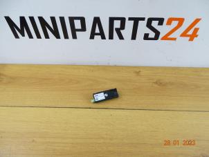 Gebruikte Antenne (diversen) Mini Mini (F55) 1.2 12V One First Prijs € 41,65 Inclusief btw aangeboden door Miniparts24 - Miniteile24 GbR