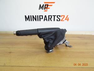 Gebruikte Handrem Mechaniek Mini Mini (F56) 2.0 16V Cooper S Prijs € 82,11 Inclusief btw aangeboden door Miniparts24 - Miniteile24 GbR