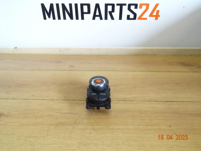 Gebruikte Command system bediening Mini Mini (F56) 2.0 16V Cooper S Prijs € 59,50 Inclusief btw aangeboden door Miniparts24