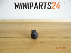 Gebruikte Schakelaar Spiegel Mini Mini (R56) 1.6 16V John Cooper Works Prijs € 35,70 Inclusief btw aangeboden door Miniparts24 - Miniteile24 GbR