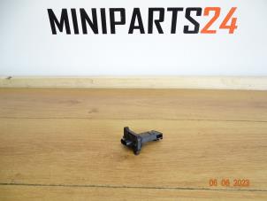 Gebruikte Luchtmassameter Mini Cooper Prijs € 29,75 Inclusief btw aangeboden door Miniparts24 - Miniteile24 GbR
