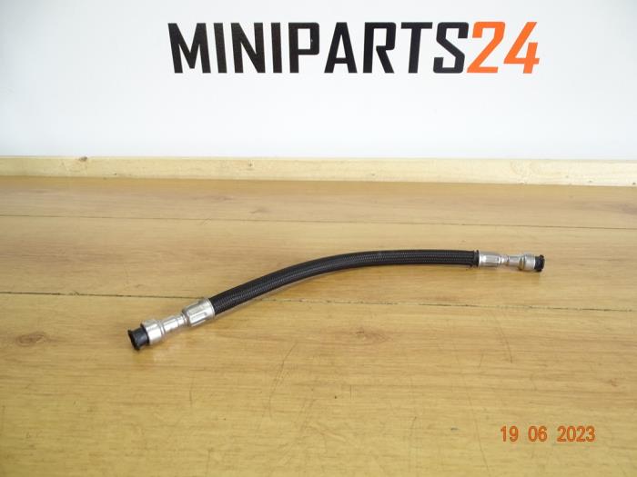 Brandstofleiding van een MINI Mini (F56) 2.0 16V Cooper S 2015