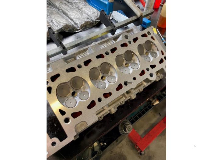 Motor van een MINI Mini Cooper S (R53) 1.6 16V 2004