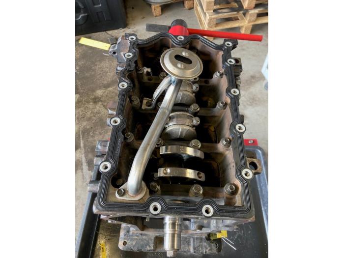 Motor van een MINI Mini Cooper S (R53) 1.6 16V 2004
