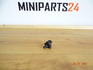 Gebruikte Luchtmassameter Mini Mini Cooper S (R53) 1.6 16V Prijs € 20,83 Inclusief btw aangeboden door Miniparts24 - Miniteile24 GbR