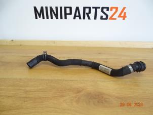 Gebruikte Waterpijp Mini Mini (R56) 1.6 16V John Cooper Works Prijs € 17,85 Inclusief btw aangeboden door Miniparts24 - Miniteile24 GbR