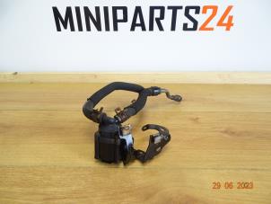 Gebruikte Watercirculatiepomp Mini Mini (R56) 1.6 16V John Cooper Works Prijs € 53,55 Inclusief btw aangeboden door Miniparts24 - Miniteile24 GbR