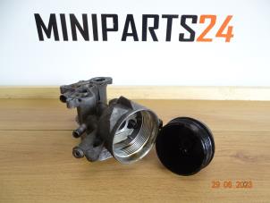 Gebruikte Oliefilterhuis Mini Mini (R56) 1.6 16V John Cooper Works Prijs € 77,35 Inclusief btw aangeboden door Miniparts24 - Miniteile24 GbR