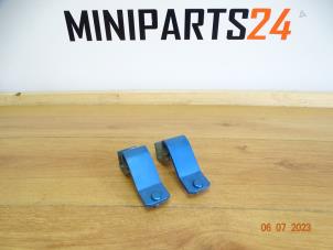 Gebruikte Scharnier Achterklep Mini Mini (R56) 1.6 16V Cooper Prijs € 47,60 Inclusief btw aangeboden door Miniparts24 - Miniteile24 GbR