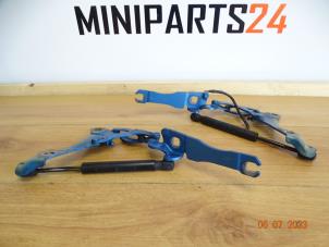 Gebruikte Motorkap Scharnier Mini Mini (R56) 1.6 16V Cooper Prijs € 59,50 Inclusief btw aangeboden door Miniparts24 - Miniteile24 GbR