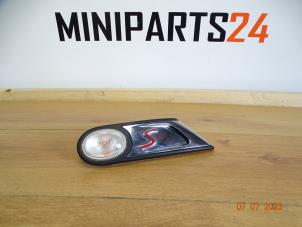 Gebruikte Knipperlicht Scherm rechts-voor Mini Mini (R56) 1.6 16V Cooper Prijs € 53,55 Inclusief btw aangeboden door Miniparts24 - Miniteile24 GbR