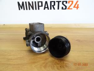 Gebruikte Oliefilterhuis Mini Mini (R56) 1.6 16V Cooper Prijs € 77,35 Inclusief btw aangeboden door Miniparts24 - Miniteile24 GbR