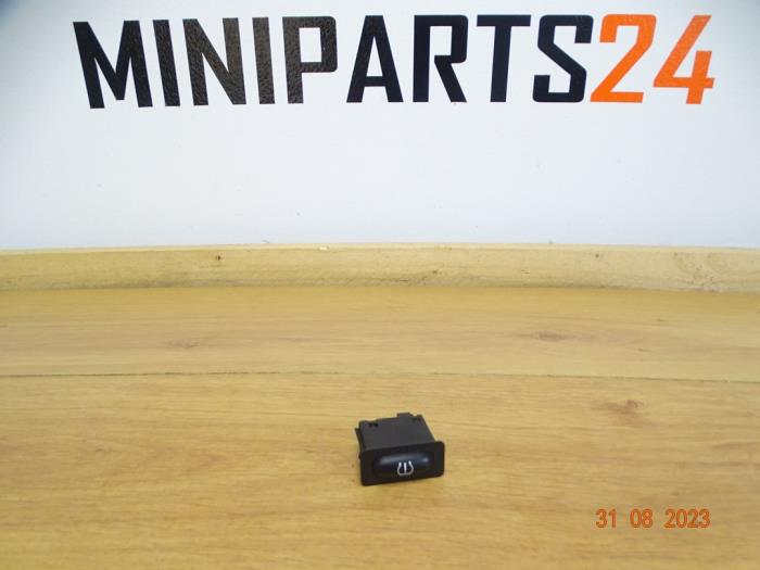 Bandenspanning schakelaar van een MINI Mini Open (R52) 1.6 16V Cooper S 2007