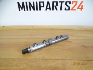 Gebruikte Injectiehuis Mini Mini (R56) 1.6 Cooper D 16V Prijs € 83,30 Inclusief btw aangeboden door Miniparts24 - Miniteile24 GbR