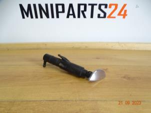 Gebruikte Pomp koplampsproeier Mini Mini (R56) 1.6 16V Cooper S Prijs € 35,70 Inclusief btw aangeboden door Miniparts24 - Miniteile24 GbR
