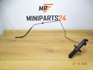 Gebruikte Koppeling Hulp Cilinder Mini Mini (F56) 2.0 16V Cooper S Prijs € 65,45 Inclusief btw aangeboden door Miniparts24 - Miniteile24 GbR