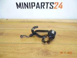 Gebruikte Extra waterpomp Mini Mini (R56) 1.6 16V Cooper S Prijs € 47,60 Inclusief btw aangeboden door Miniparts24 - Miniteile24 GbR