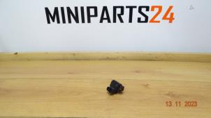 Gebruikte Luchtmassameter BMW Mini One/Cooper (R50) 1.6 16V Cooper Prijs € 20,83 Inclusief btw aangeboden door Miniparts24 - Miniteile24 GbR