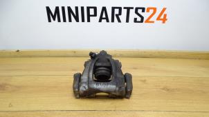Gebruikte Remzadel rechts-voor Mini Mini Cooper S (R53) 1.6 16V Prijs € 35,70 Inclusief btw aangeboden door Miniparts24 - Miniteile24 GbR