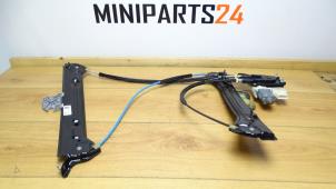 Gebruikte Raammechaniek 2Deurs links-voor Mini Mini (F56) 2.0 16V Cooper S Prijs € 113,05 Inclusief btw aangeboden door Miniparts24 - Miniteile24 GbR