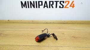 Gebruikte Gordelspanner links achter Mini Mini (F56) 2.0 16V Cooper S Prijs € 29,75 Inclusief btw aangeboden door Miniparts24 - Miniteile24 GbR