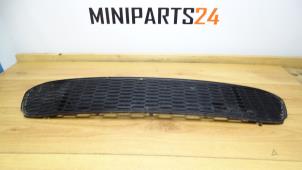 Gebruikte Grille Mini Mini (R56) 1.6 16V John Cooper Works Prijs € 71,40 Inclusief btw aangeboden door Miniparts24 - Miniteile24 GbR